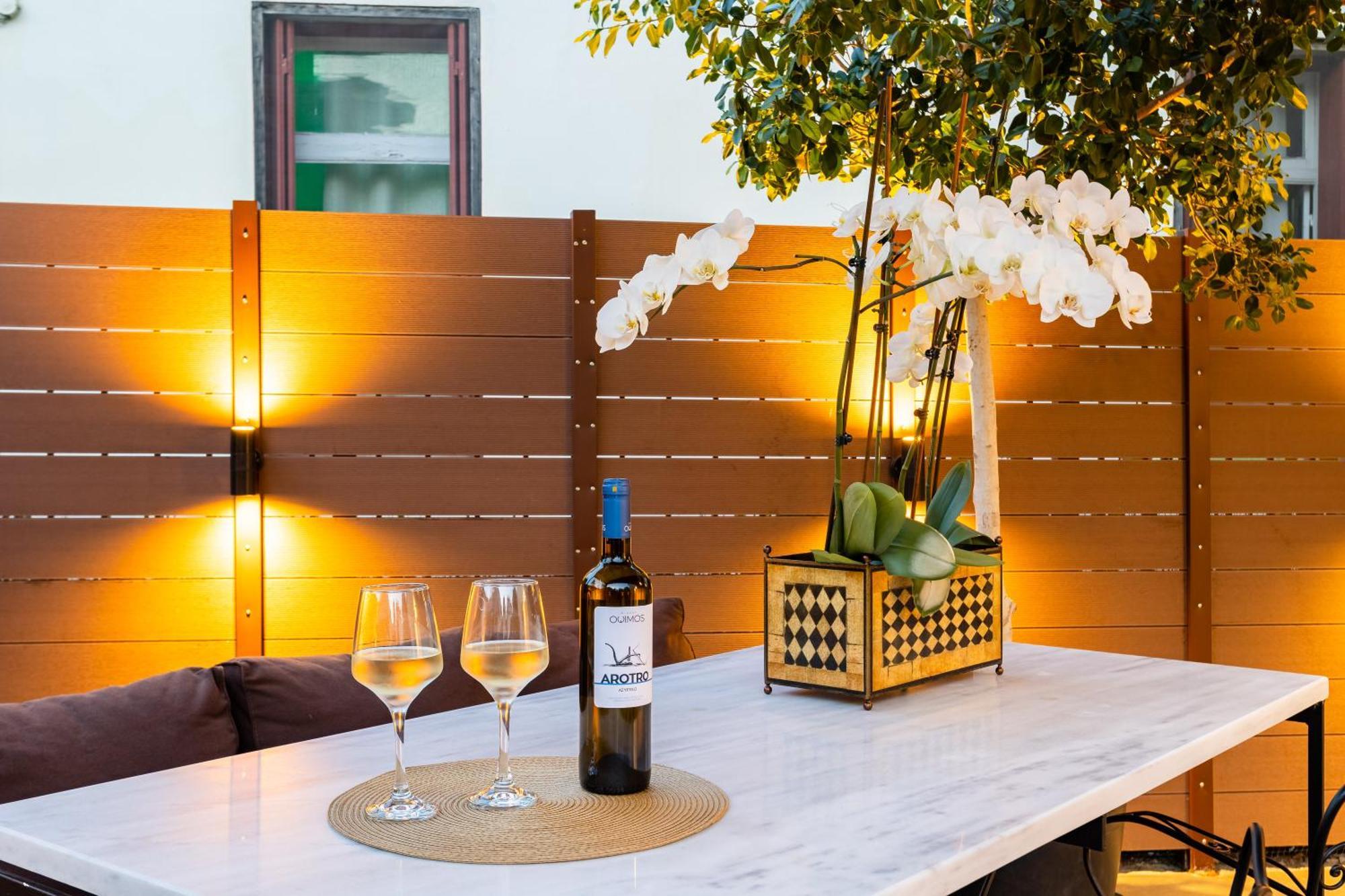 Villy'S Comfort Zone Apartments 칼라마타 외부 사진