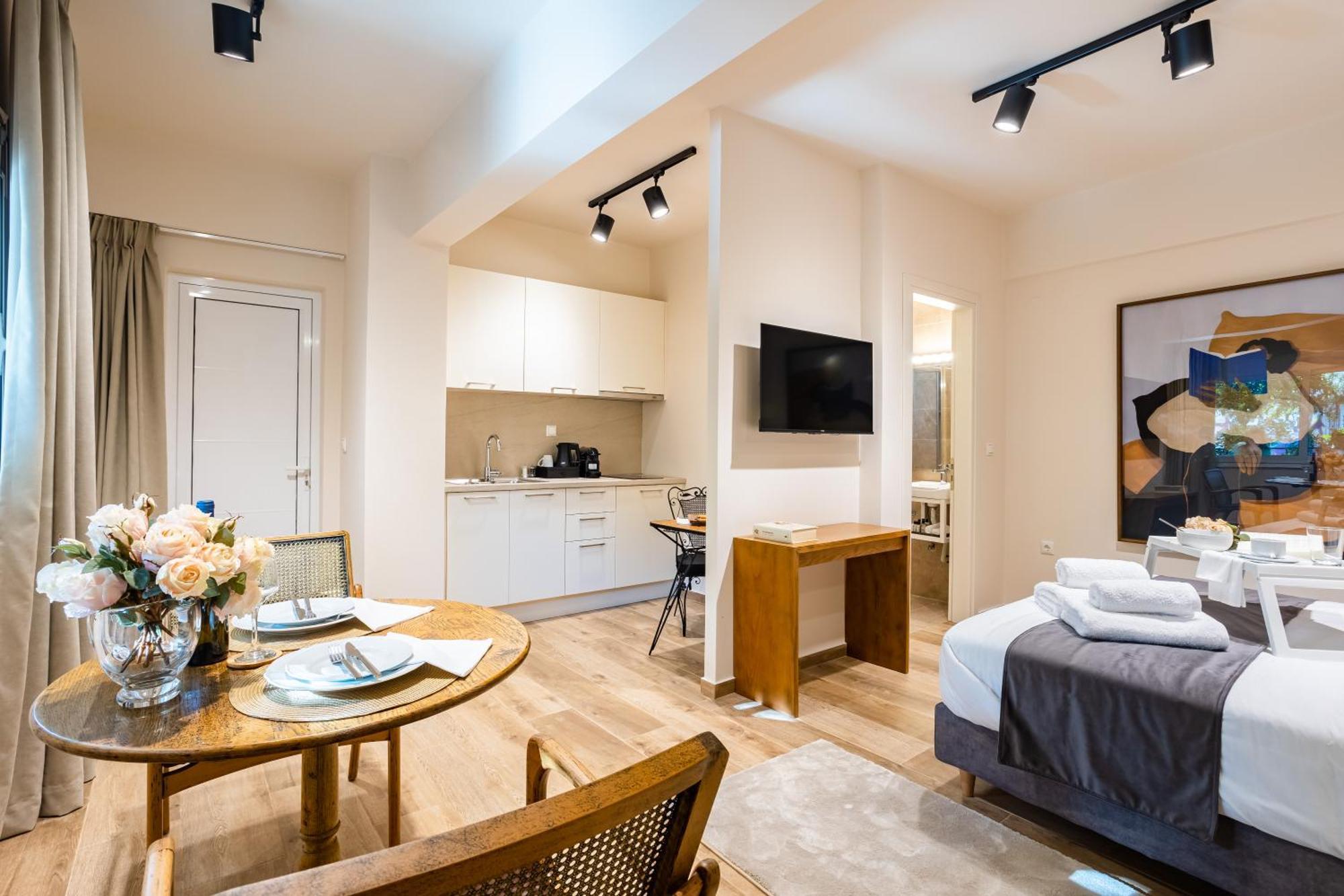 Villy'S Comfort Zone Apartments 칼라마타 외부 사진